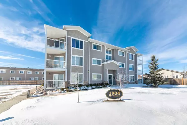 1904 48 AVE #302, Lloydminster, SK S9V 1K2