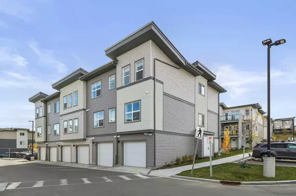 36 Spring Creek Common Southwest, Calgary, AB T3H 6E2