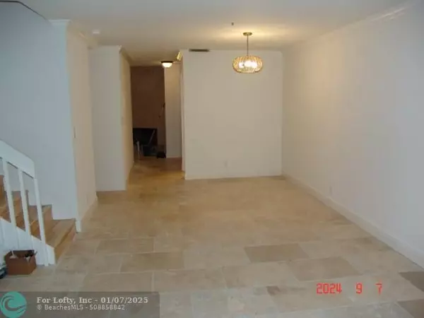 Fort Lauderdale, FL 33316,905 SE 12th Ct  #16