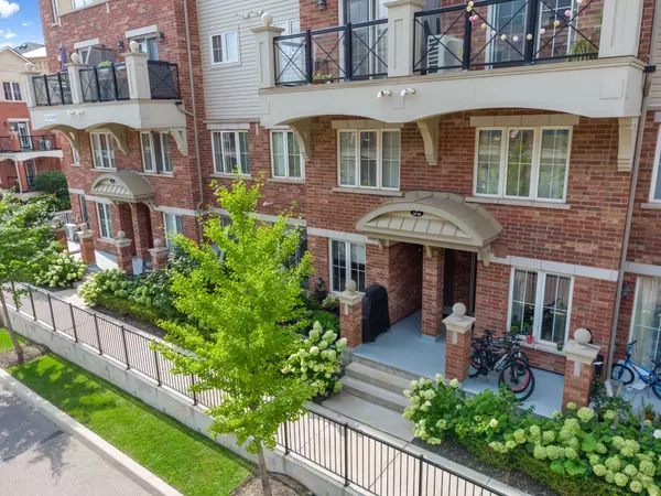 47 Hays BLVD #26, Oakville, ON L6H 0J1