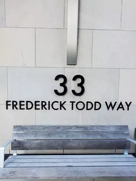 33 Frederick Todd WAY ##309, Toronto C11, ON M4G 0C9