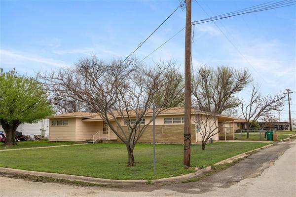 Coleman, TX 76834,200 Roselawn Street