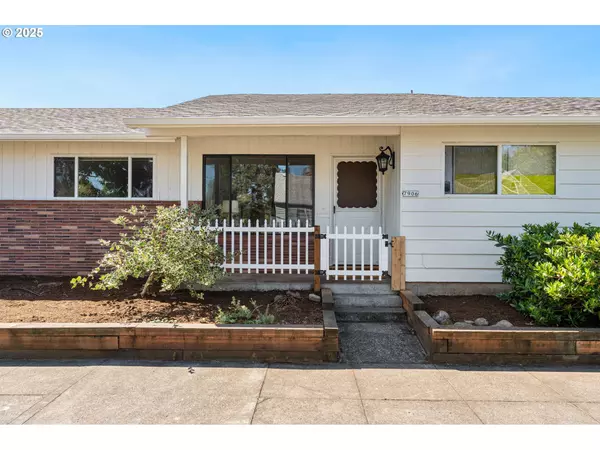 7906 NE OREGON ST, Portland, OR 97213