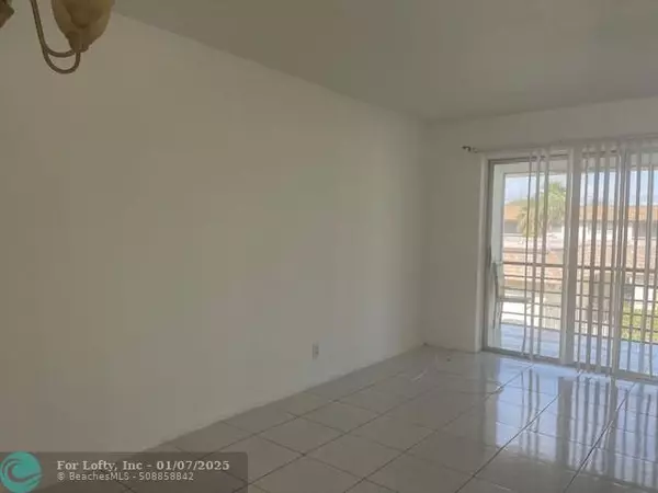 Boca Raton, FL 33428,9911 Sandalfoot Blvd  #111