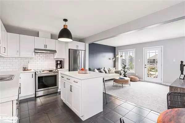 10 FOLEY CRES, Collingwood, ON L9Y 3B7