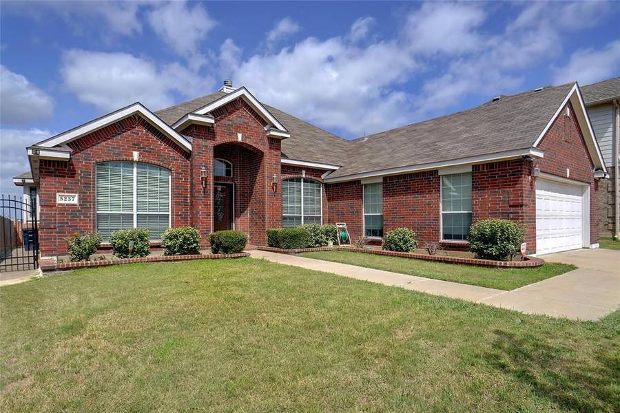 5237 Cedar Brush Drive, Fort Worth, TX 76123