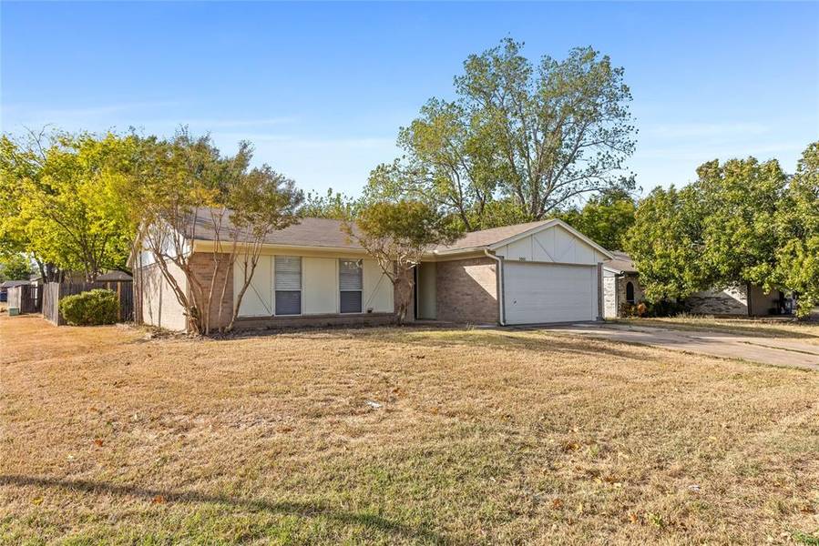 5801 Dunson Drive, Haltom City, TX 76148