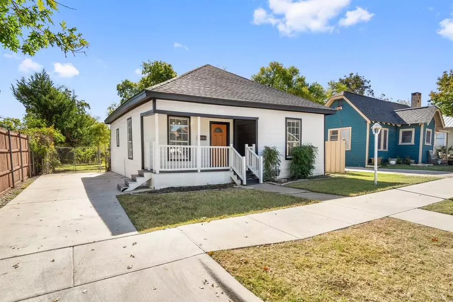 3020 Purington Avenue, Fort Worth, TX 76103