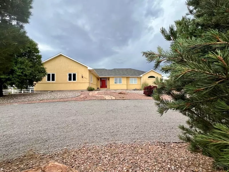 463 S Venango Dr, Pueblo West, CO 81007