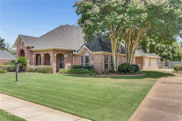 9417 Stonebriar Circle, Shreveport, LA 71115