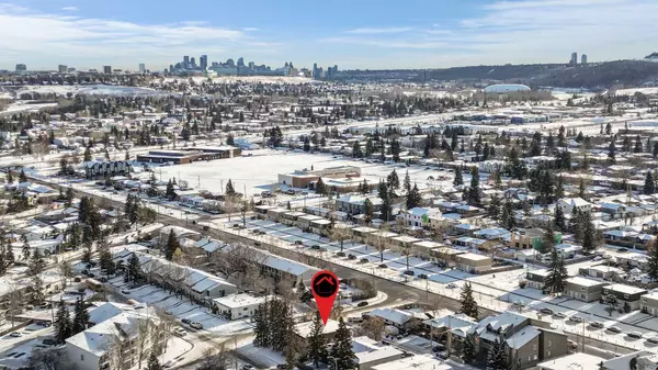 Calgary, AB T3B 1X7,7703 41 AVE NW