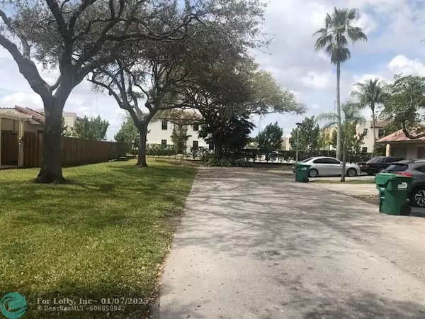 Miami, FL 33179,685 NE 206th Ter