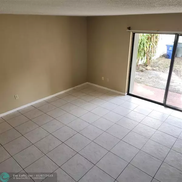 Hallandale Beach, FL 33009,953 SW 8th St