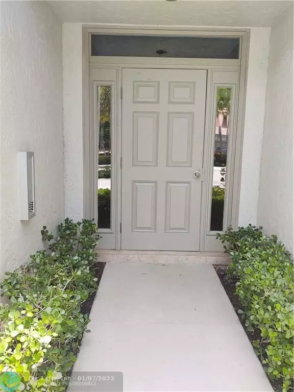 Boca Raton, FL 33486,5801 Coach House Cir  #B