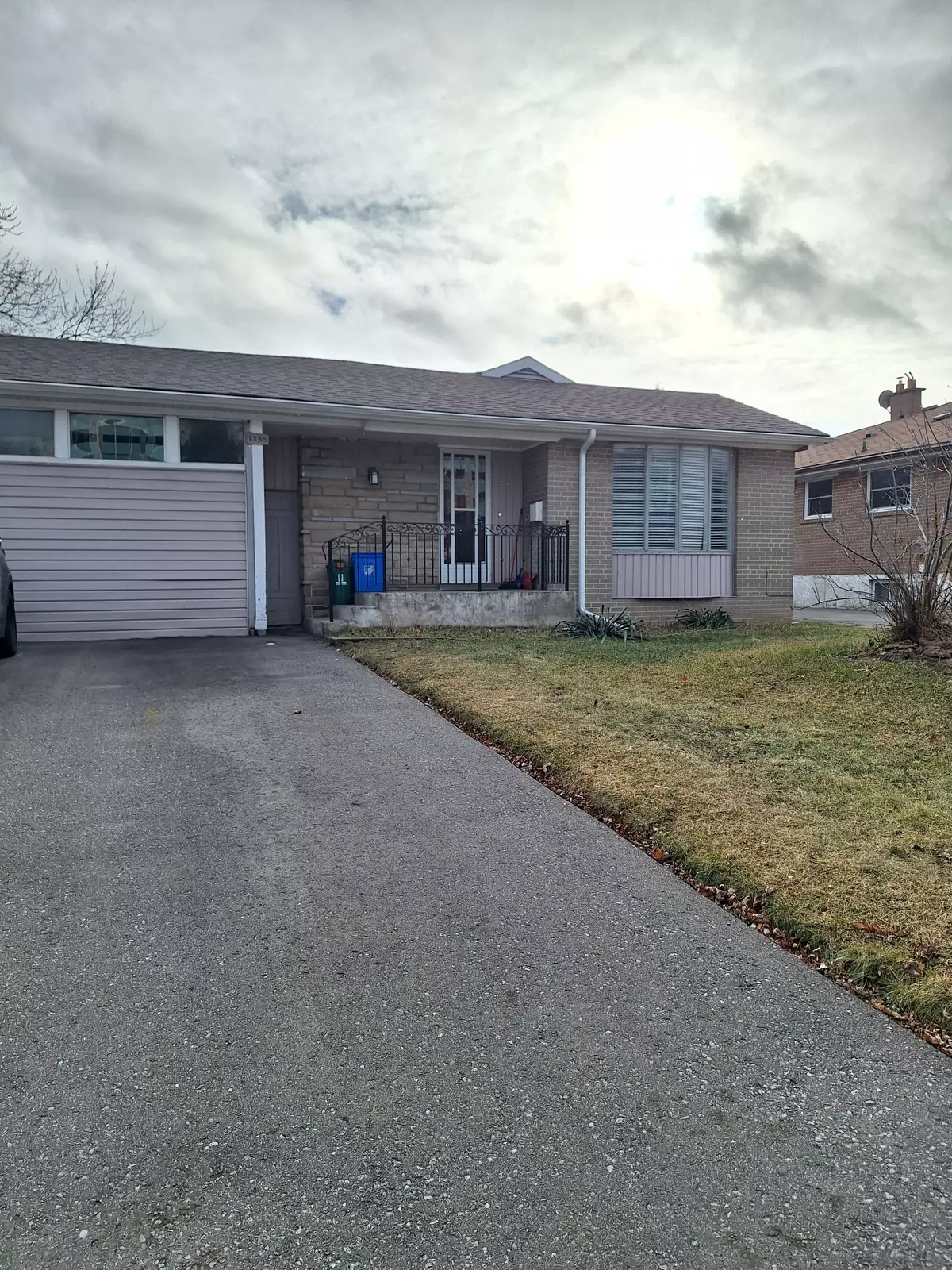 Pickering, ON L1W 1L2,1355 Poprad AVE