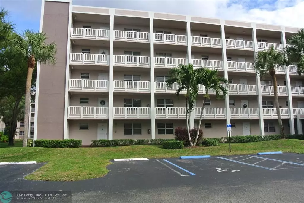 Coral Springs, FL 33071,1075 Riverside Dr  #102