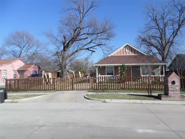 1009 Haynes Avenue, Fort Worth, TX 76105