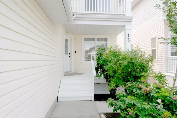 Calgary, AB T3J3Y5,15 Coral Reef Close Northeast