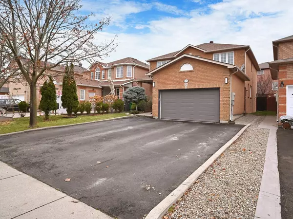 17 Rollingwood DR, Brampton, ON L6Y 4G5