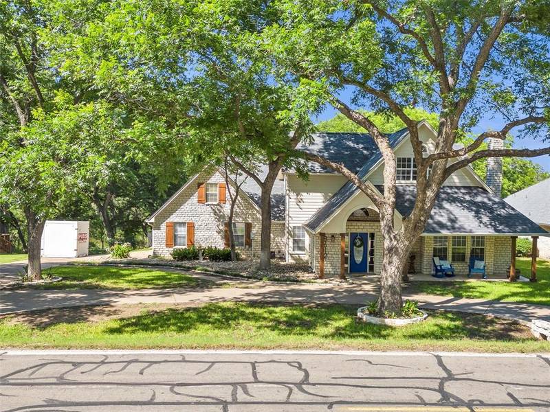 8612 Ravenswood Road, Granbury, TX 76049