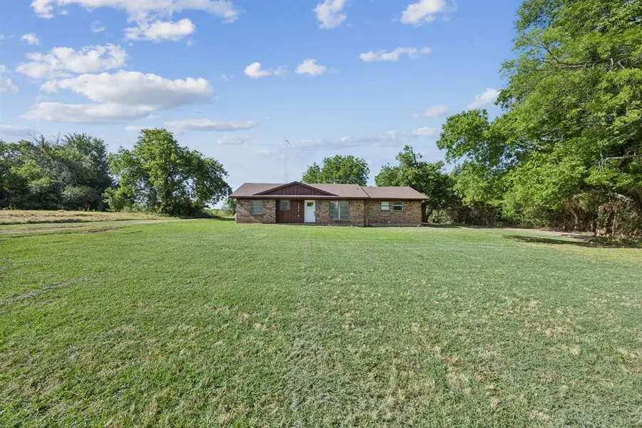 17574 State Highway 56, Southmayd, TX 75092