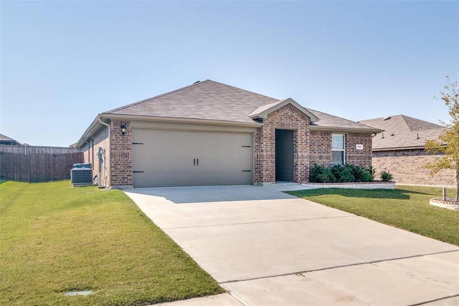 902 Old Bluff Road, Royse City, TX 75189