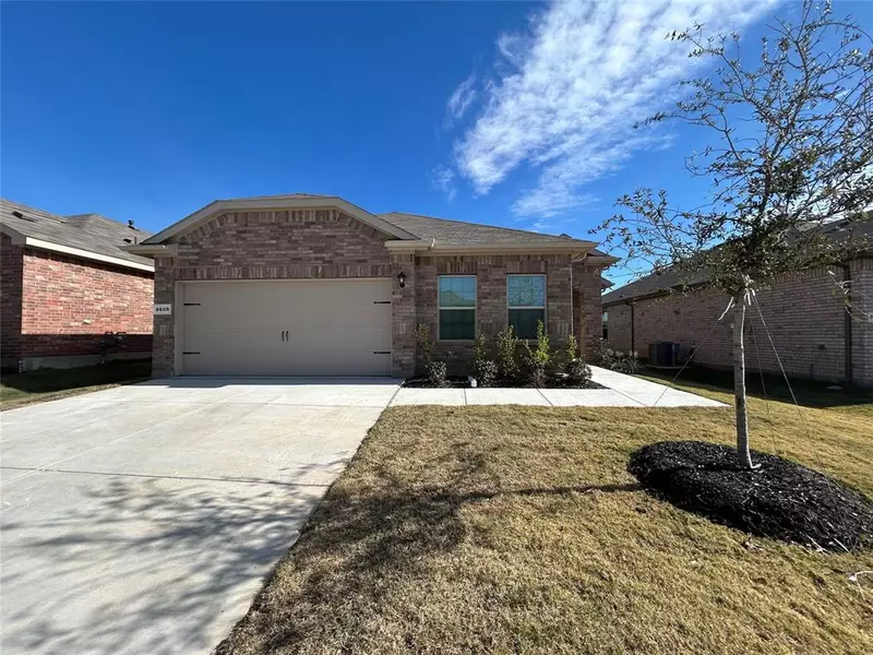 8608 Big Apple Drive, Fort Worth, TX 76179