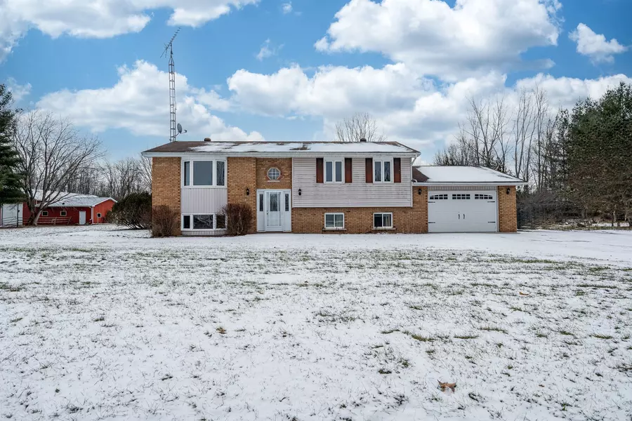 2018 County Road 9 RD, Greater Napanee, ON K7R 0E5