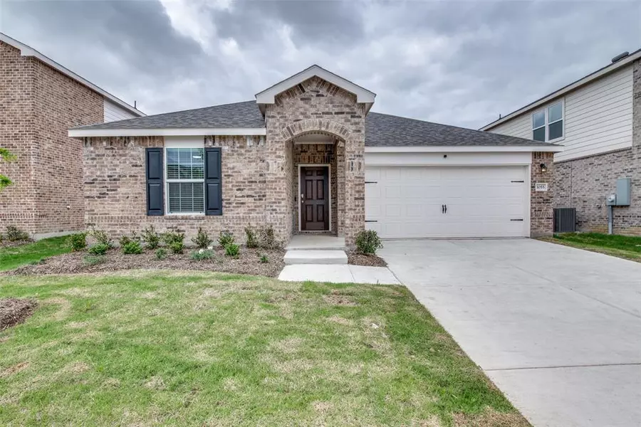 1055 Castroville Drive, Forney, TX 75126