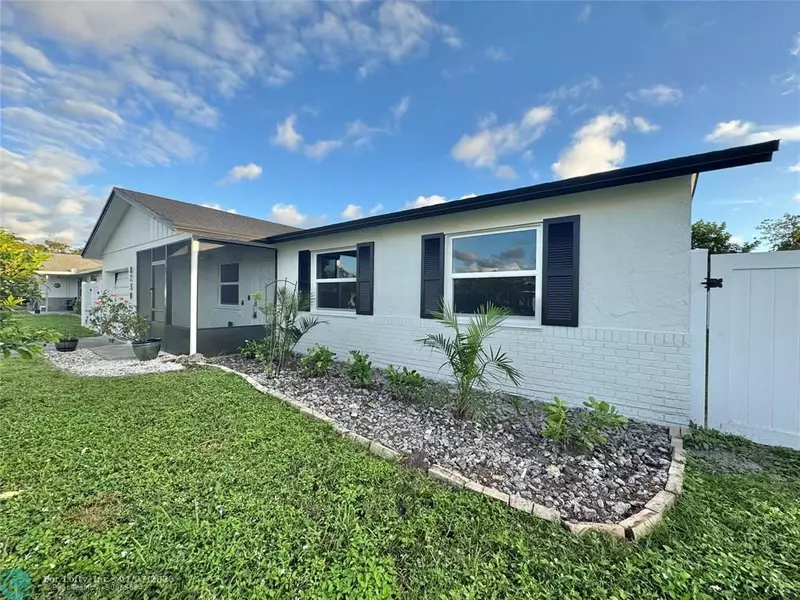 8230 NW 46th Ct, Lauderhill, FL 33351