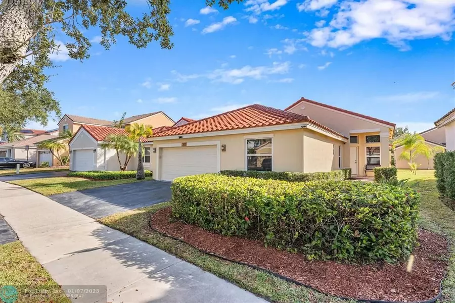 817 Stanton Dr, Weston, FL 33326