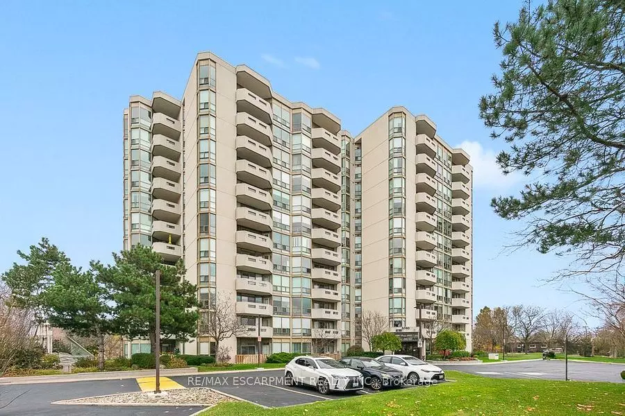 Burlington, ON L7L 5V7,5080 Pinedale AVE #805