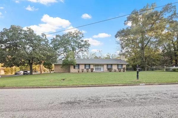 1424 Larkin Avenue,  Mount Pleasant,  TX 75455