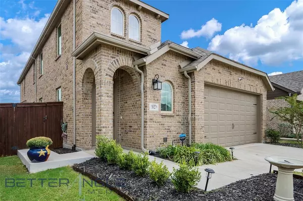 Aubrey, TX 76227,3512 Oak Leaf Court