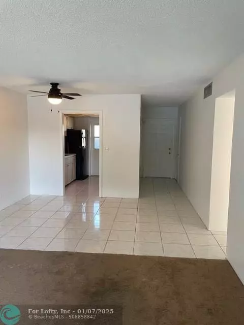 Plantation, FL 33313,5420 NW 11th St  #202