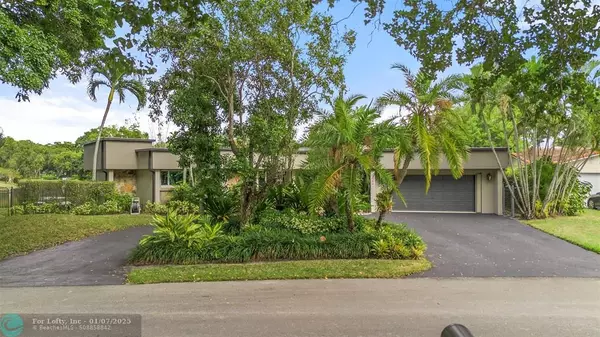 Plantation, FL 33324,610 Lake Dasha Cir