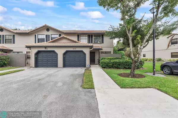 Plantation, FL 33324,9133 Vineyard Lake Dr  #9133