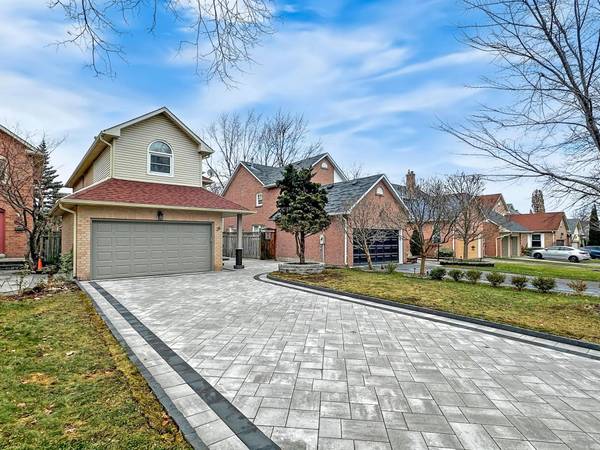 38 Juniper CRES, Markham, ON L3R 3Z7