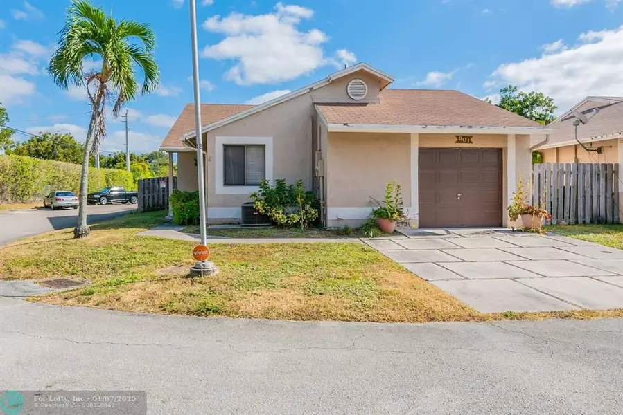 901 SW 109th Ave, Pembroke Pines, FL 33025