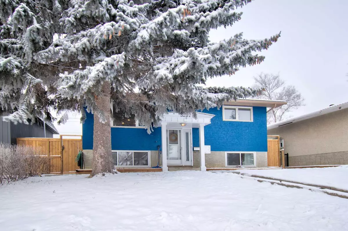 Calgary, AB T2B 1E7,3227 41 ST SE