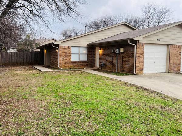 301 Gardenview Street, Denton, TX 76207