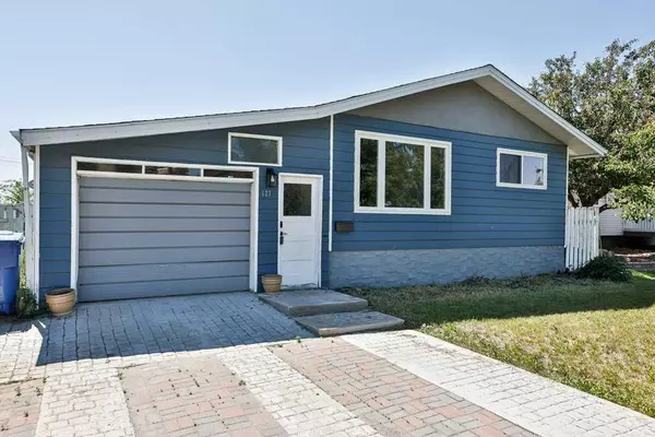 127 Ryerson RD West, Lethbridge, AB T1K 2N7