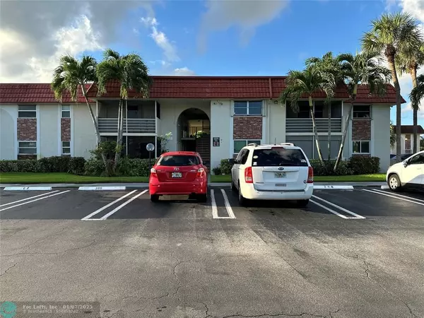 Boca Raton, FL 33428,22725 SW 66th Ave  #202