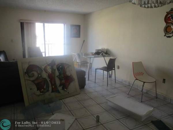 Miami Beach, FL 33140,2939 Indian Creek Dr  #403