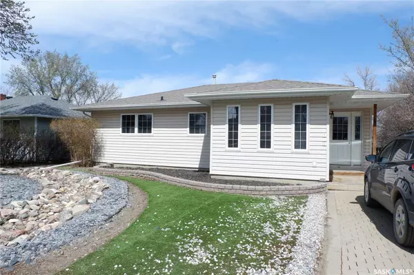 216 Dominion ROAD, Assiniboia, SK S0H 0B0