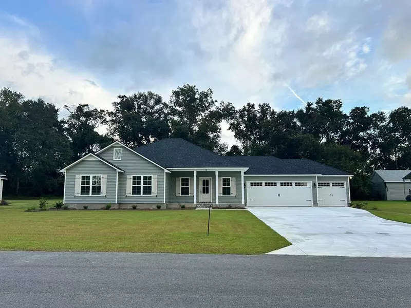 20 Lancer Lane, Ray City, GA 31645