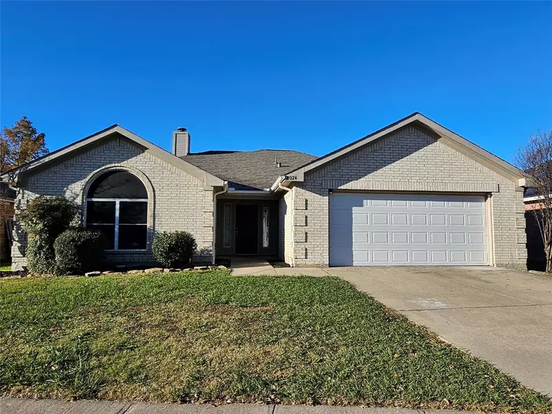 8024 Splitrail Court, Arlington, TX 76002