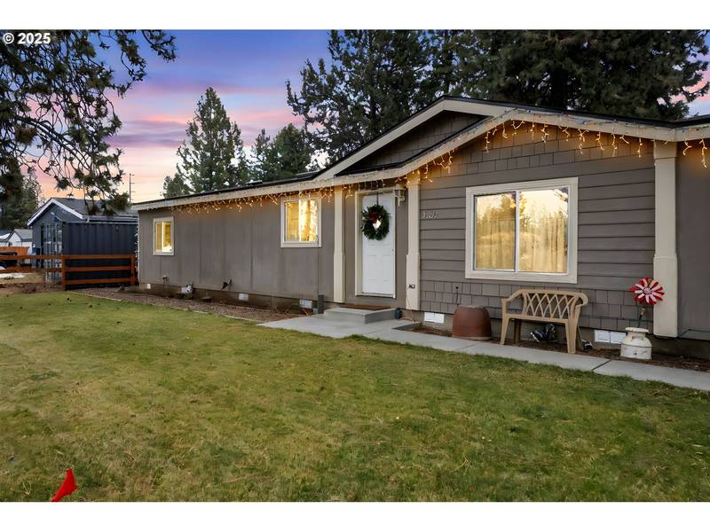 19873 ROCKING HORSE RD, Bend, OR 97702