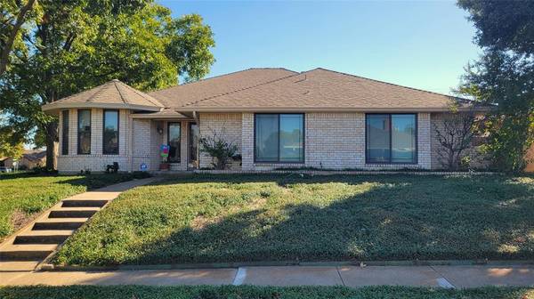 3900 Runge Court W, Irving, TX 75038