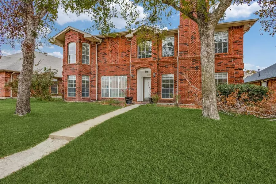 925 Fenimore Drive, Lewisville, TX 75077